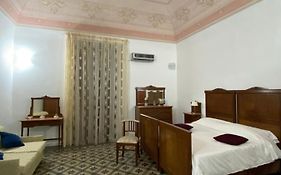 Crispi accomodation